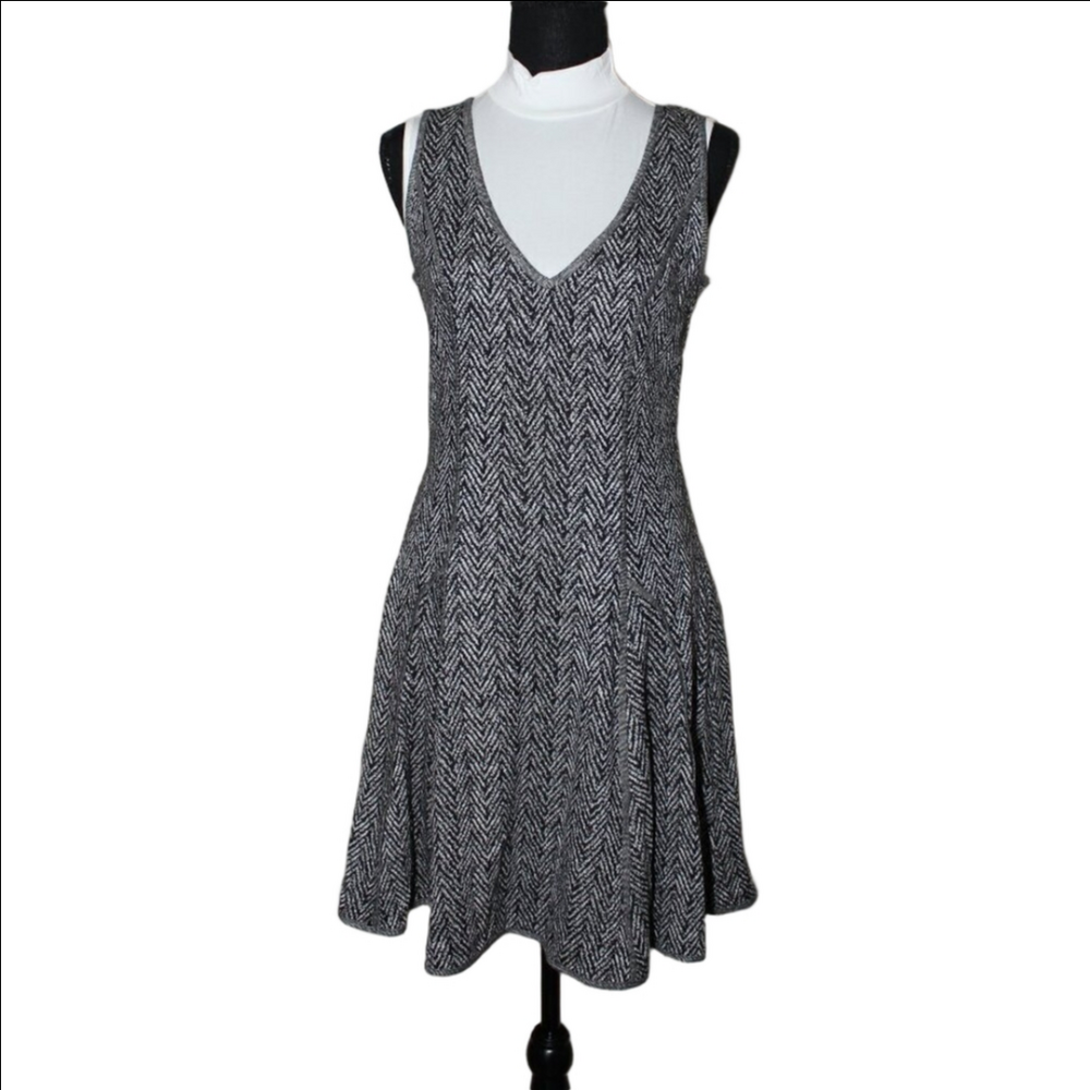 Black Halo Womens Sweater Sleeveless Tank Skater Style Sweater Dress Size Med